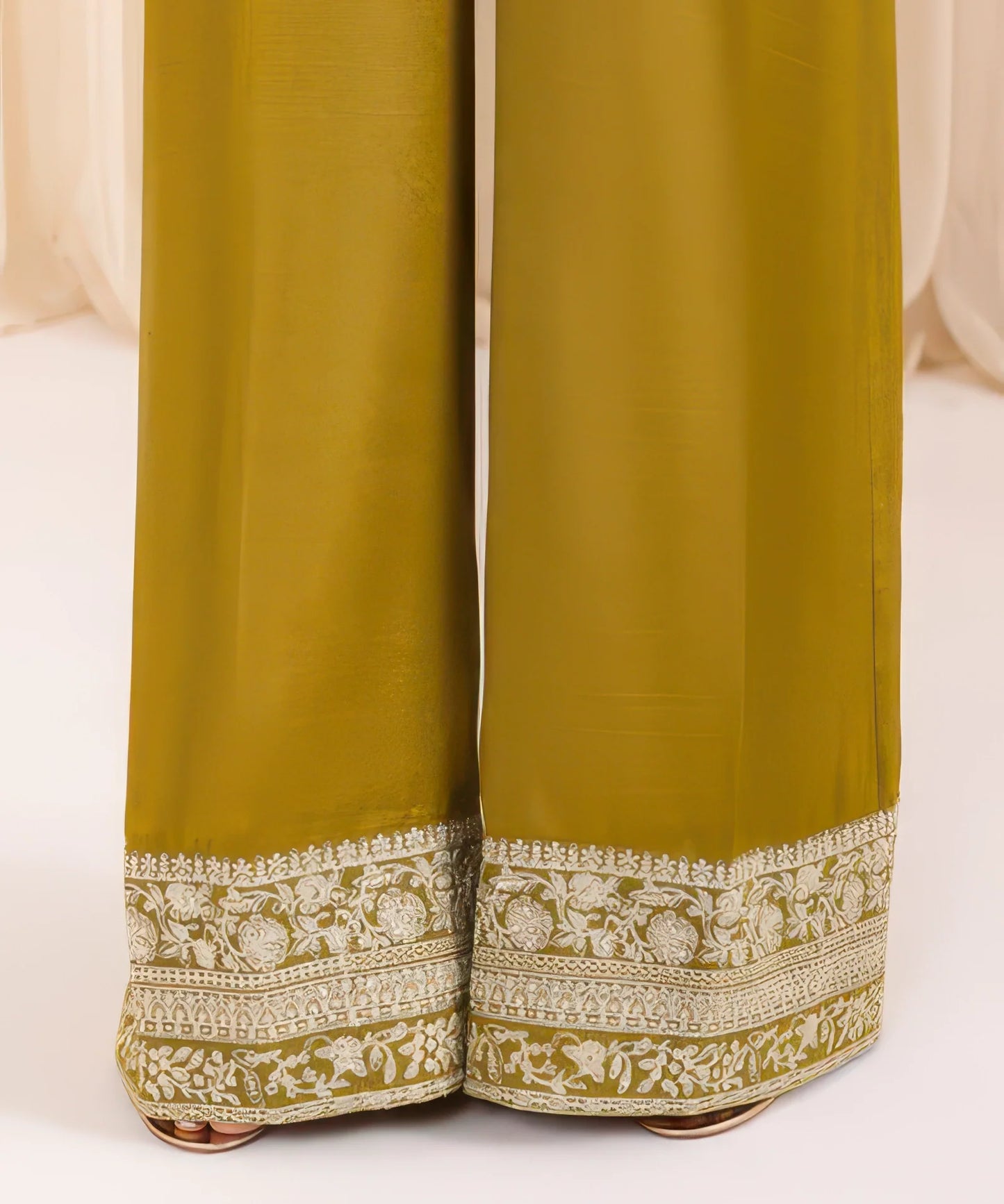 3 Piece - Embroidered Karandi Suit