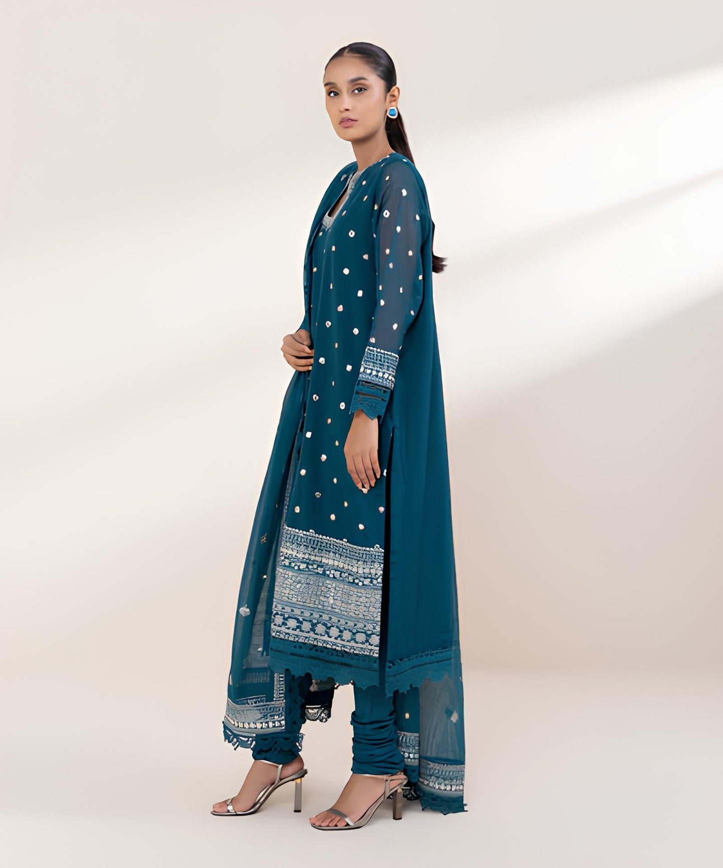 3 Piece - Embroidered Karandi Suit