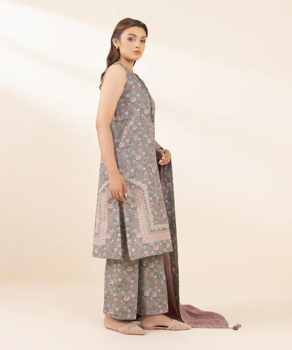 3 Piece - Embroidered Light Khaddar Suit