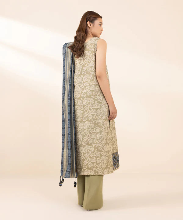 3 Piece - Embroidered Light Khaddar Suit