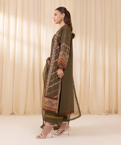 3 Piece - Embroidered Karandi Suit